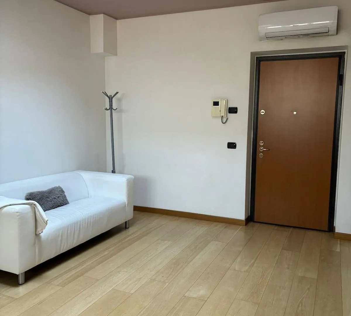 Appartamento Centro Λενιάνο Ιταλία